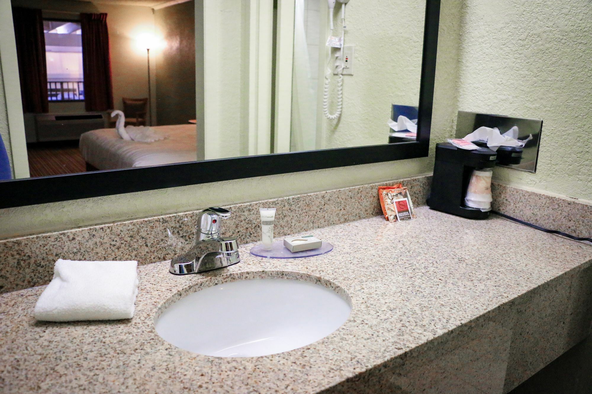 Suite Dreams Hotel Mattoon Экстерьер фото